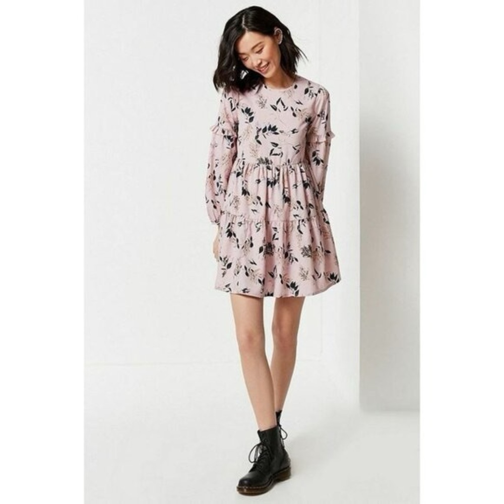 URBAN OUTFITTERS NWT FLORAL TIERED DRESS
